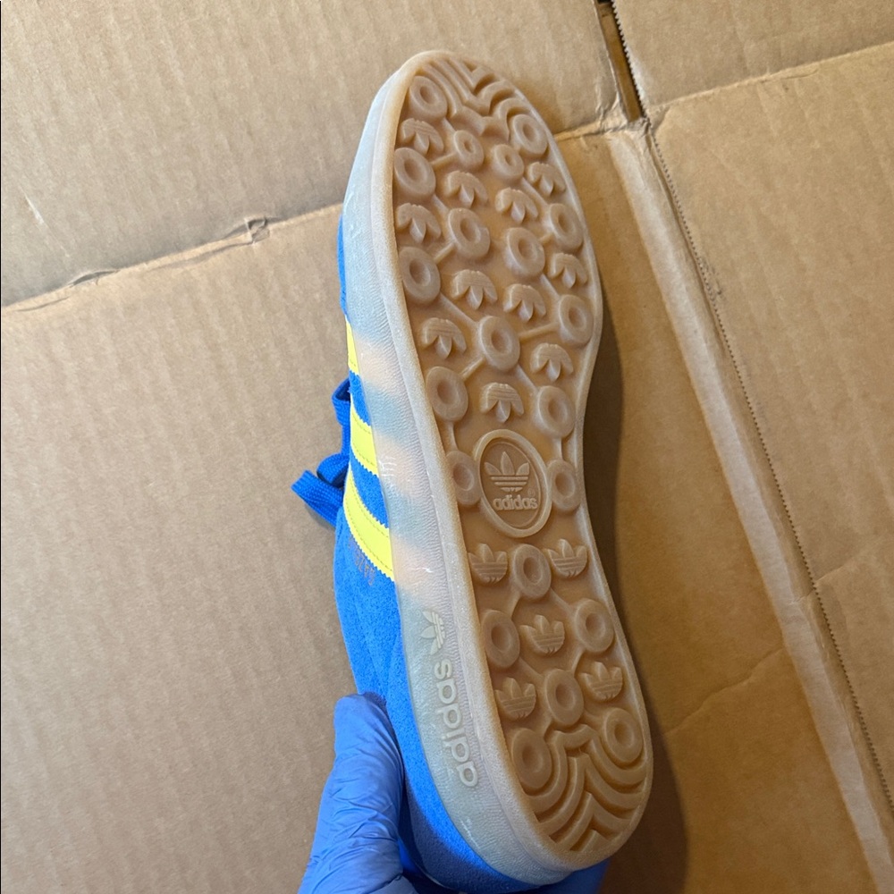 adidas Gazelle Blue and Yellow Sneakers - Picture 2 of 4
